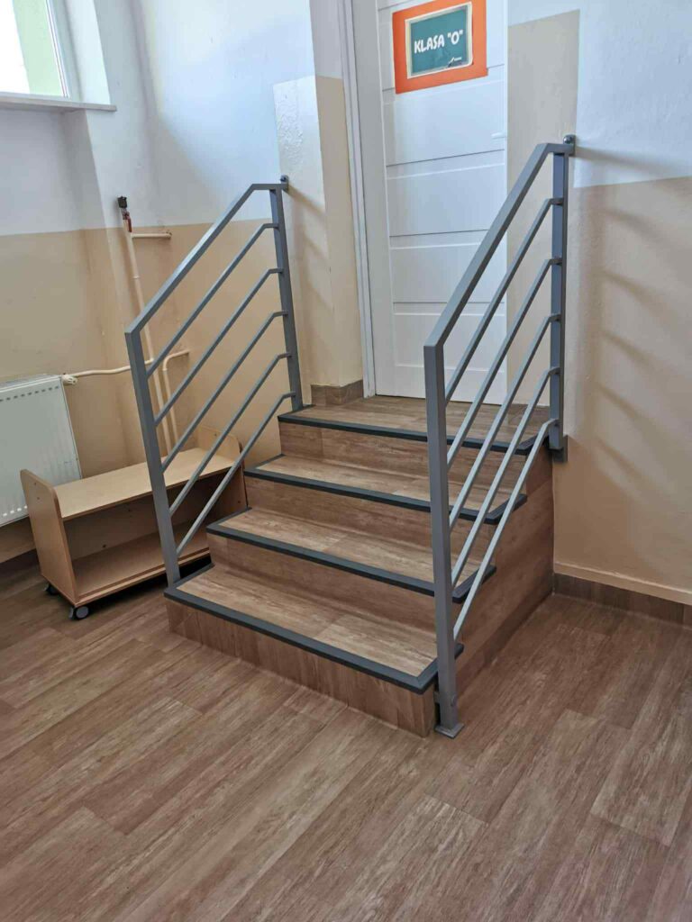 Wykładzina PCV na schodach